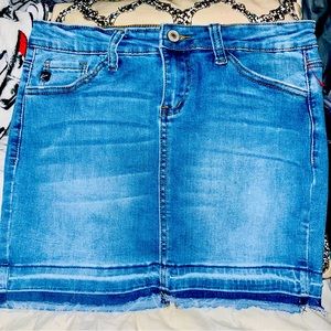 Women’s super cute Kancan denim skirt 🩷🩷